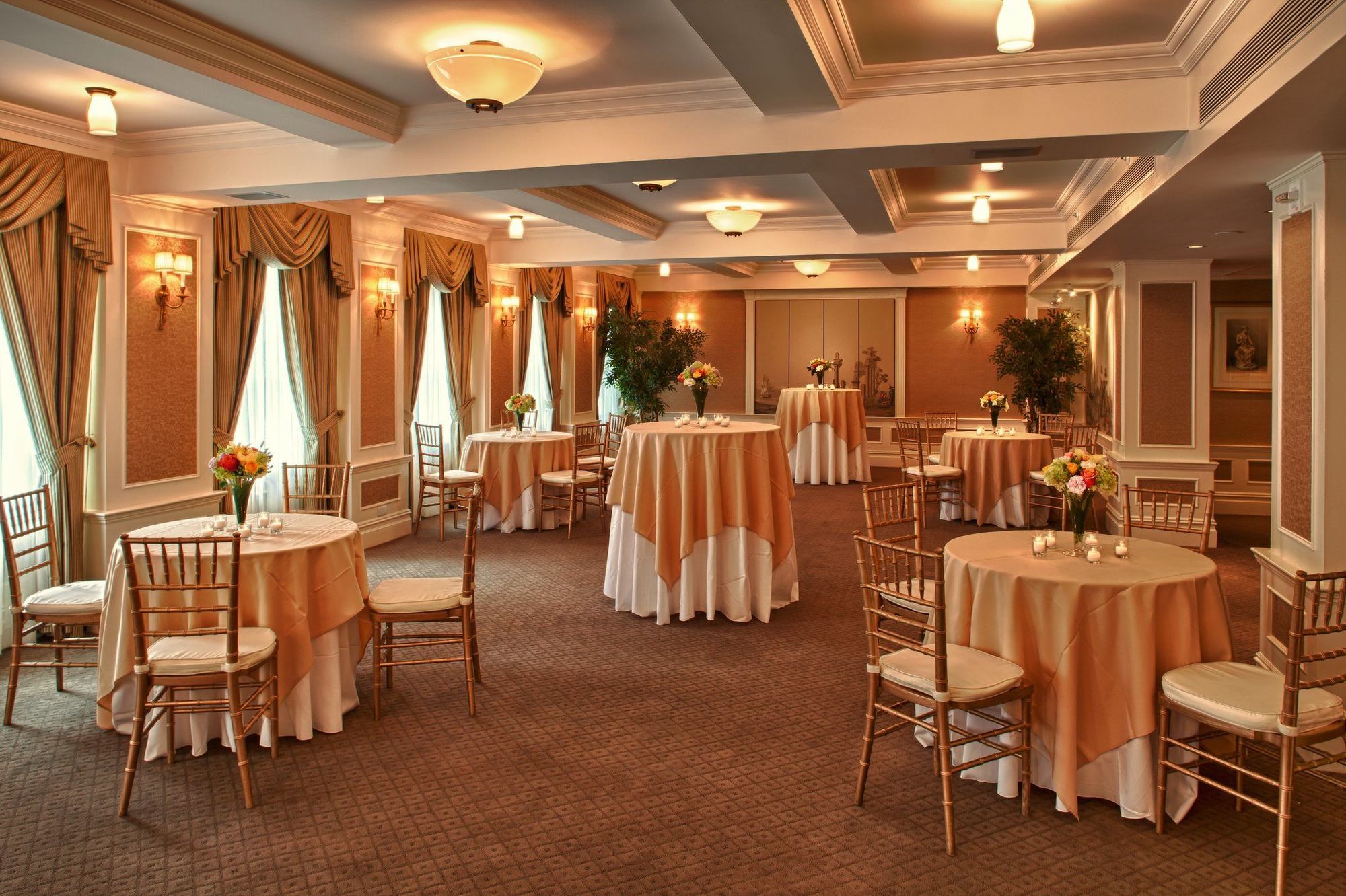 Hotel Plaza Athenee New York Eksteriør billede