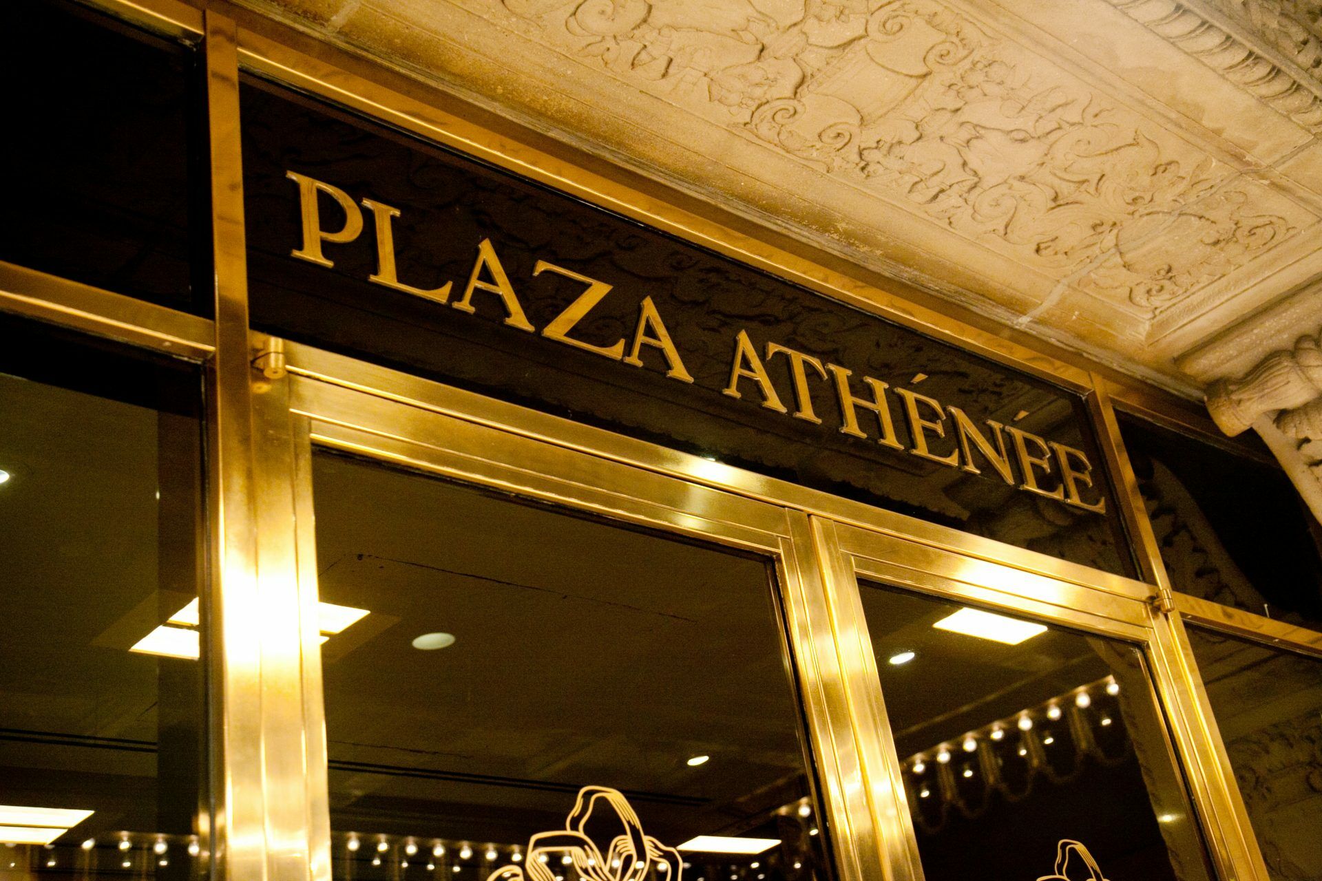 Hotel Plaza Athenee New York Eksteriør billede